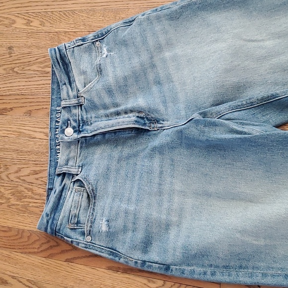 American Eagle Stretch Ripped Curvy Mom Jeans - Picture 2 of 3